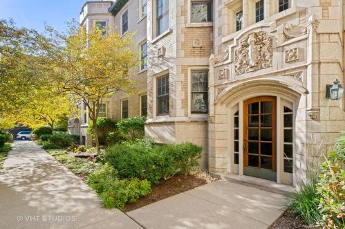 550 Brompton Ave, Chicago, IL 60657-1879