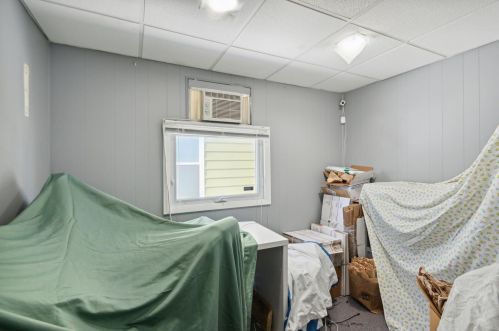 937 Leonard St, Grand Rapids MI 49534-0011 exterior