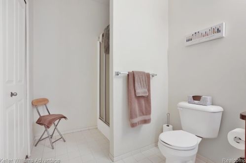 2298 Calibouge, Commerce Township MI 48393-2090 exterior