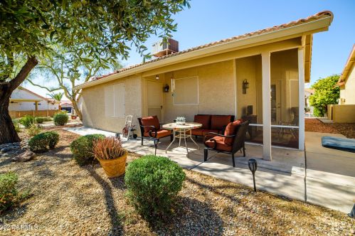 1863 Peach Tree Dr, Chandler AZ 85249-8917 exterior