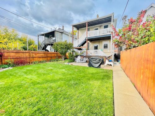 3923 Palmer St, Chicago IL 60647-2215 exterior