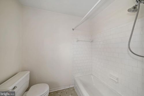 9924 Bedfordshire Ct, Rockville MD 20854-2015 exterior