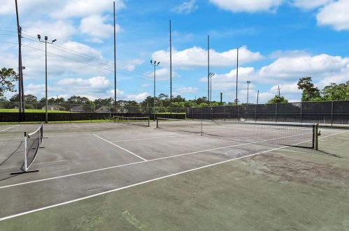 8642 Lighthouse Lk Ln, Humble TX 77346-5802 exterior