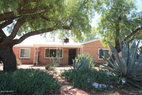 2518 Blacklidge Dr, Tucson, AZ 85716-1802