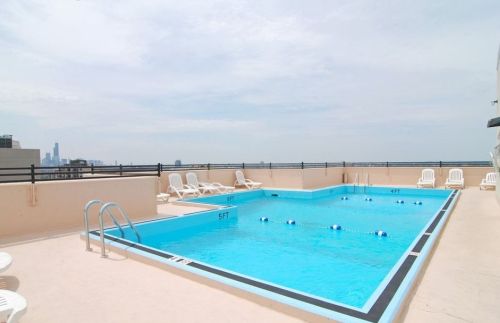 2754 Hampden Ct, Chicago IL 36200-1612 exterior