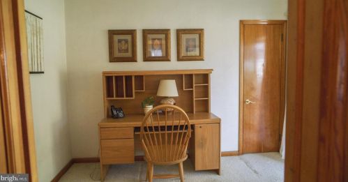 22 Lincoln Dr, Hanover PA 17331-4906 exterior