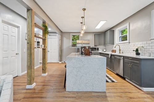 7344 Whipple St, Pittsburgh PA 15218-2054 exterior