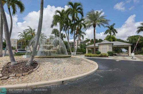16 Royal Palm Way, Boca Raton FL 33432-8757 exterior