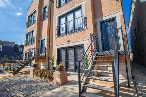 4646 63rd St, Chicago IL 60629-5540 exterior