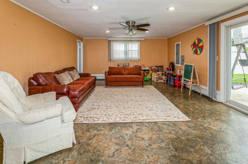 722 Eagle Dr, Valley Stream NY  11581-3540 exterior