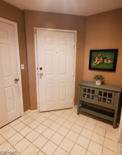 15 Amethyst Ln, Paterson NJ  07501-3365 exterior