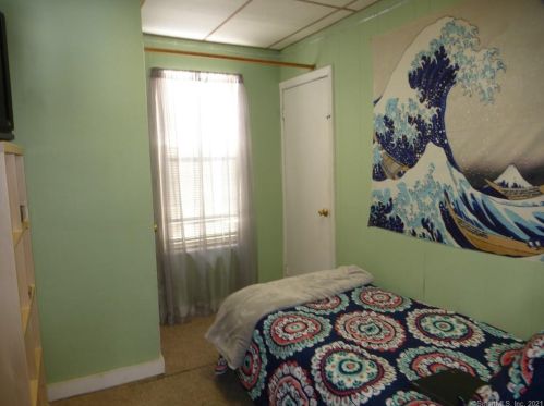 189 New Haven Ave, Derby CT 06418-2521 exterior