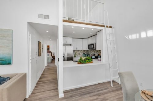 5356 Driftwood St, Oxnard CA 93035-1032 exterior