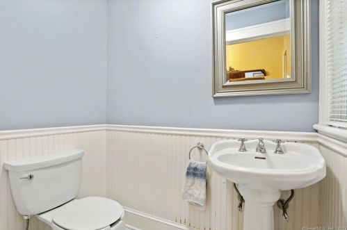 197 Newtown Ave, Norwalk CT 06851-2326 exterior