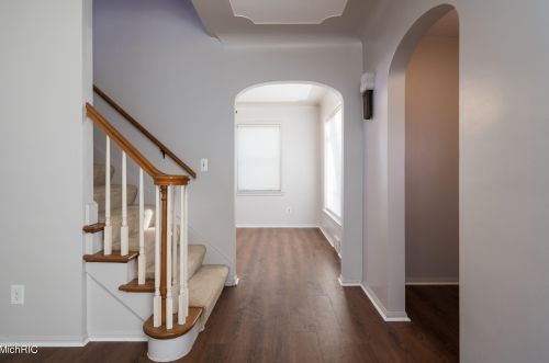 1423 Parkhurst Ave, Grand Rapids MI 49504-2646 exterior