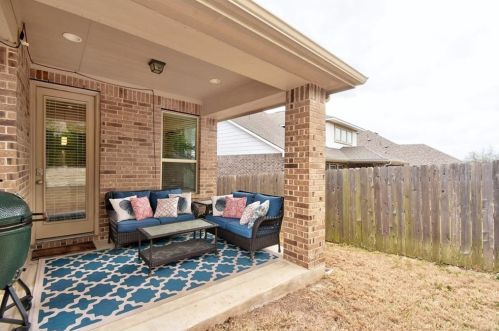 897 Catalina Ln, Austin TX 78737-4715 exterior