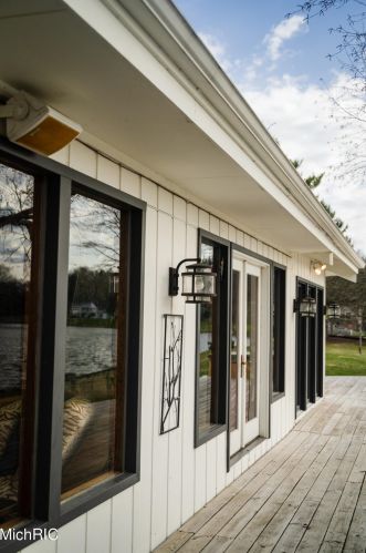 4206 Lk Frst Dr, Kalamazoo MI 49008-3309 exterior