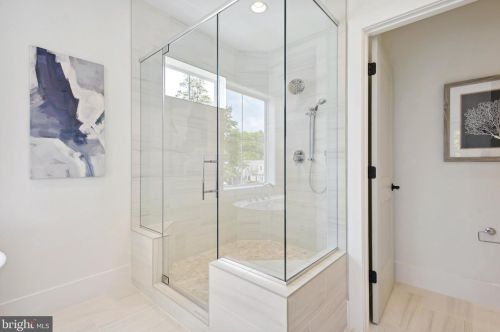 5120 25th Pl, Arlington VA  22207-2603 exterior