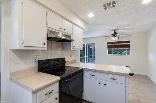 660 111 Ave, Naples FL 34108-1824 exterior