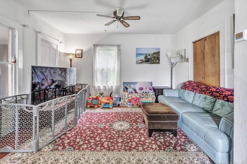 31 Chatham Ave, Milford CT 06460-5627 exterior