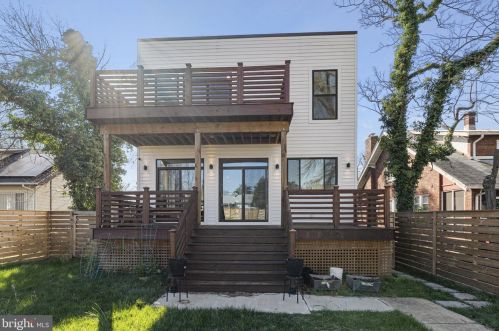 2216 30th St, Washington DC  20020-3369 exterior