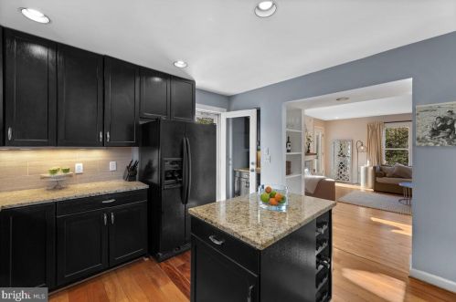 8904 1st Ave, Silver Spring MD 20912-4654 exterior