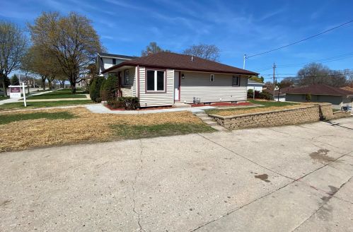 3458 60th St, Milwaukee WI  53219-4343 exterior