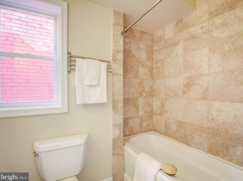 1341 Emerald St, Washington DC 20002-5432 exterior