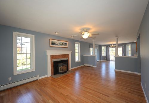 8 Graham Rd, Concord NH 03301-6900 exterior