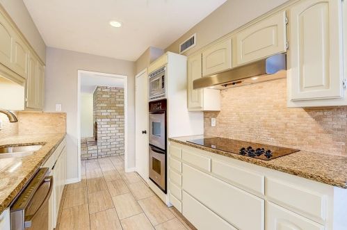 4007 Calculus Dr, Dallas, TX 75244-7216