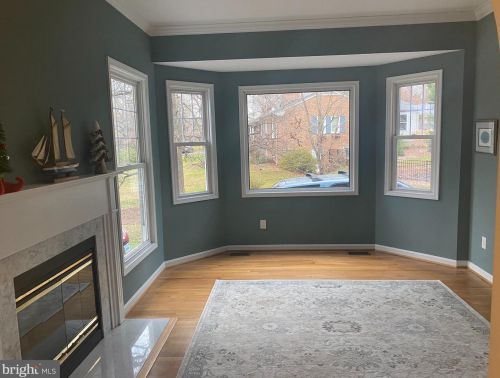 1002 Monroe St, Herndon VA 20170-3211 exterior