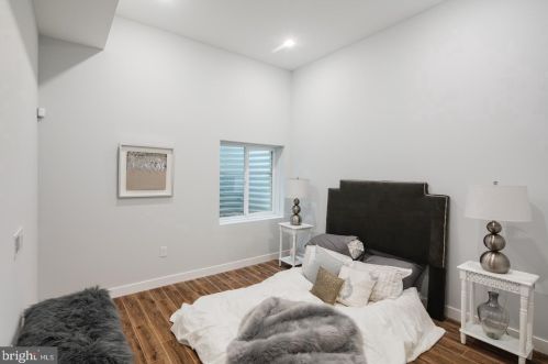 2120 Franklin St, Philadelphia PA 19133-2107 exterior