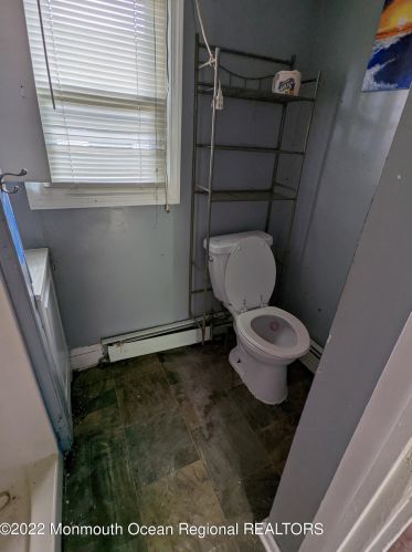 19 1 St, East Freehold NJ 07728-2453 exterior