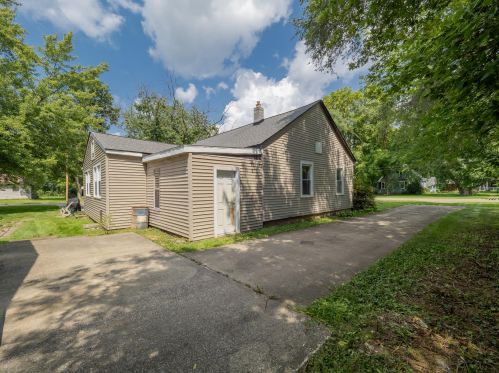 2263 Leigh Ave, Kalamazoo MI 49048-1140 exterior