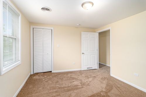 101 Eastern Ave, Joliet IL 60433-1034 exterior