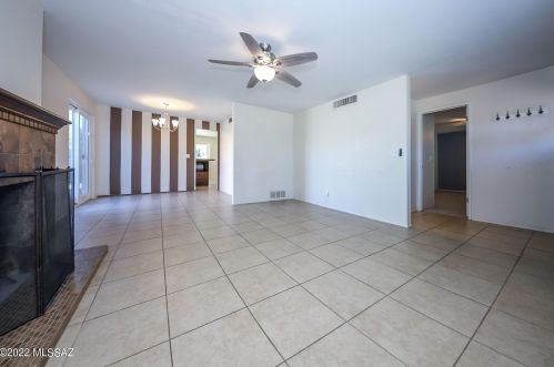 702 Kent Dr, Tucson AZ 85710-2442 exterior