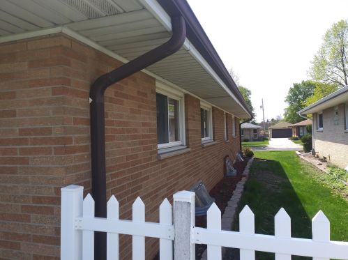 1710 Bottsford Ave, Milwaukee WI 53221-2126 exterior