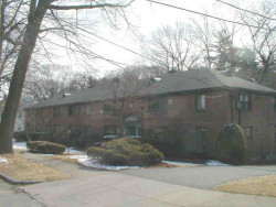 52 Wyman St, Newton, MA 02468-1509