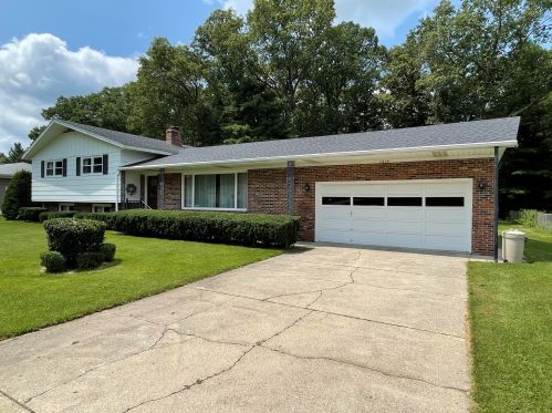 7549 Easy St, Sylvan Beach, MI 49461-9508