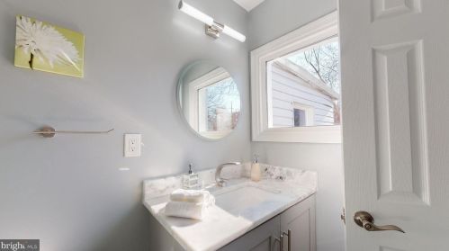 4407 Foote St, Washington DC 20019-4728 exterior