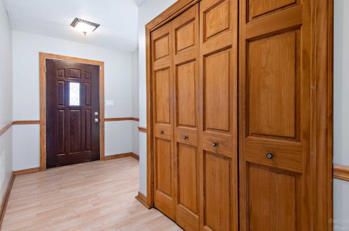 960 Aberdeen Dr, Bull Valley, IL 60014-7861