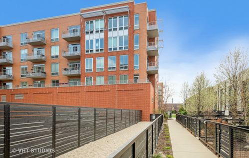 4846 Clark St, Chicago IL  60640-4711 exterior