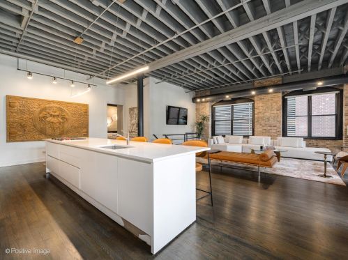 420 Grand Ave, Chicago IL 60612-1144 exterior