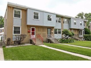 6517 Kedzie Ave, Chicago IL  60645-4115 exterior