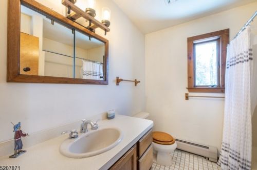 438 Shore Trl, Sparta NJ  07871-1427 exterior