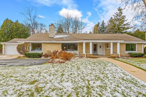 7705 Lake Dr, Milwaukee WI  53217-2910 exterior