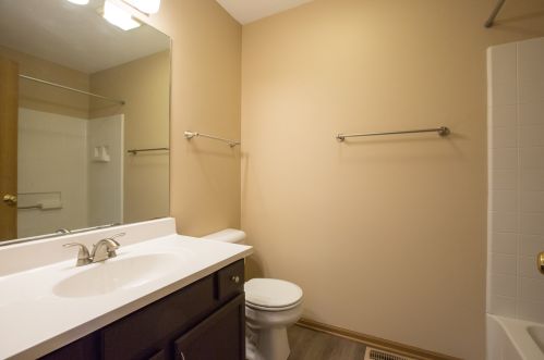 1229 Elder Ln, Waukegan IL 60085-8644 exterior