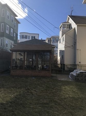12 Shelby St, Worcester, MA 01605-3027