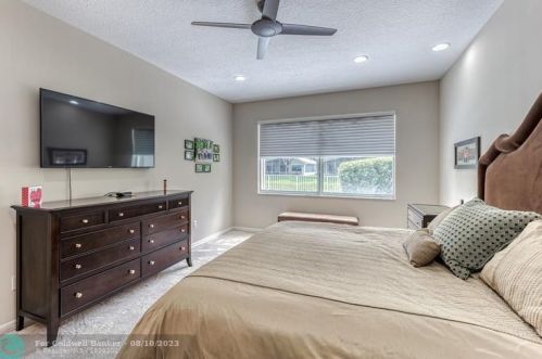 7948 Lando Ave, Boynton Beach FL 33437-6359 exterior