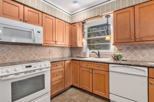 2085 Madalene Ave, Meskegon MI 49442-3815 exterior